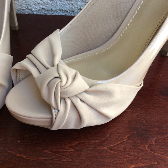 Nude Beige Neutral Peep Toe Pumps - Picture 7 of 7